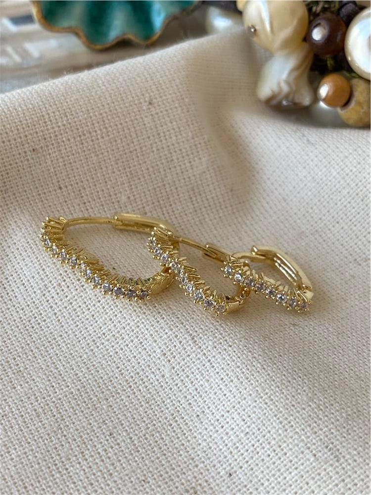 Üçlü Gold Taşlı Kalp Küpe
