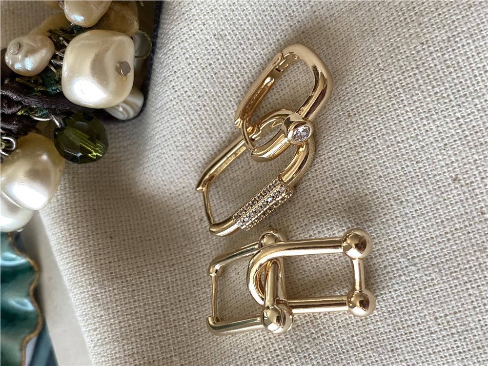 Üçlü Lock Model Tffny Küpe Seti