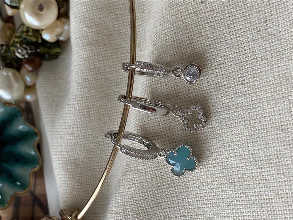 Üçlü Mavi Taşlı Silver Yonca Küpe