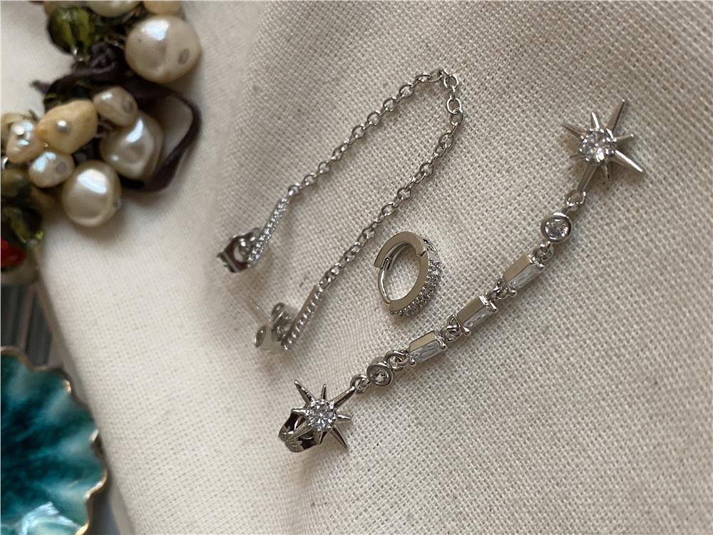 Üçlü Silver Parıltılar Küpe