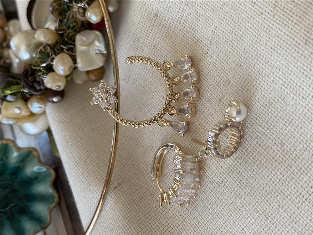 Üçlü Taşlı Wedding Küpe