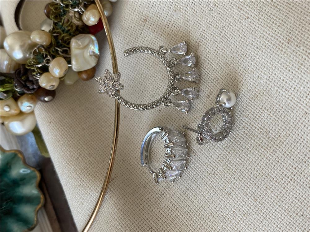 Üçlü Taşlı Wedding Küpe