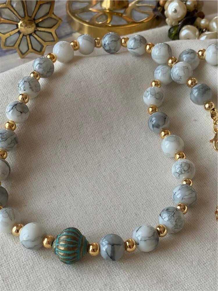 Vintage Charm Detaylı Gold Dorikalı Beyaz Topçuk Kolye