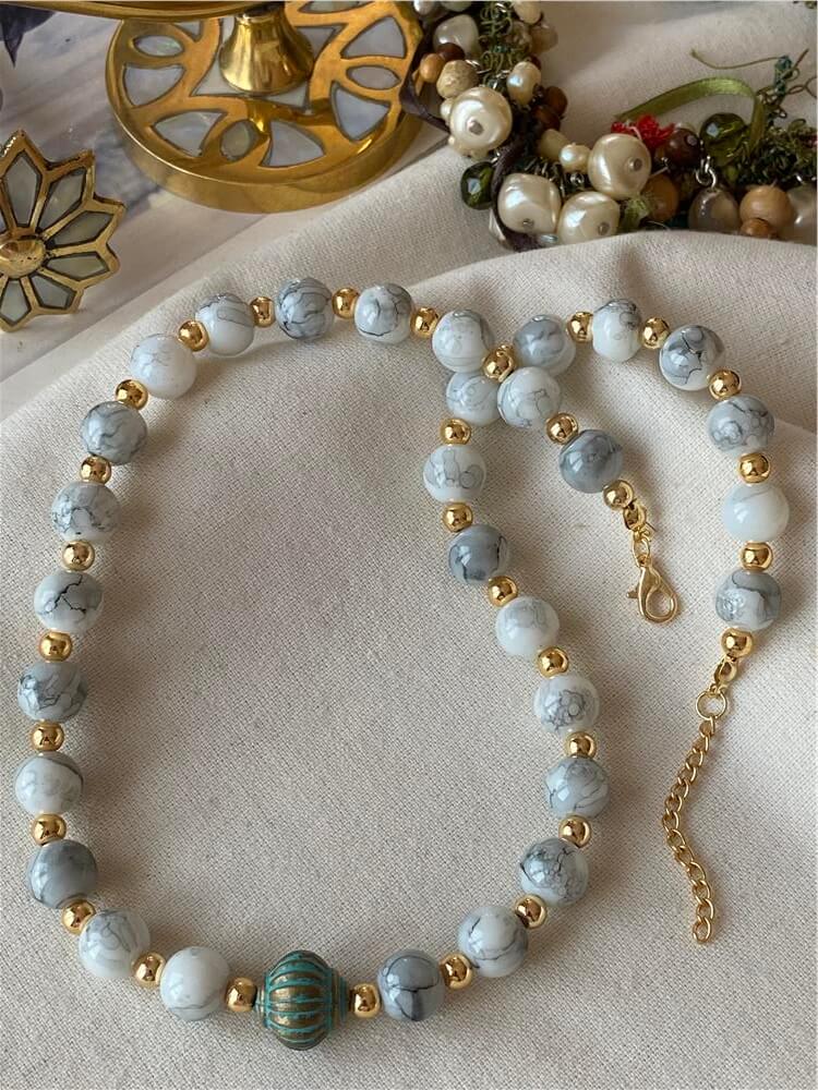Vintage Charm Detaylı Gold Dorikalı Beyaz Topçuk Kolye