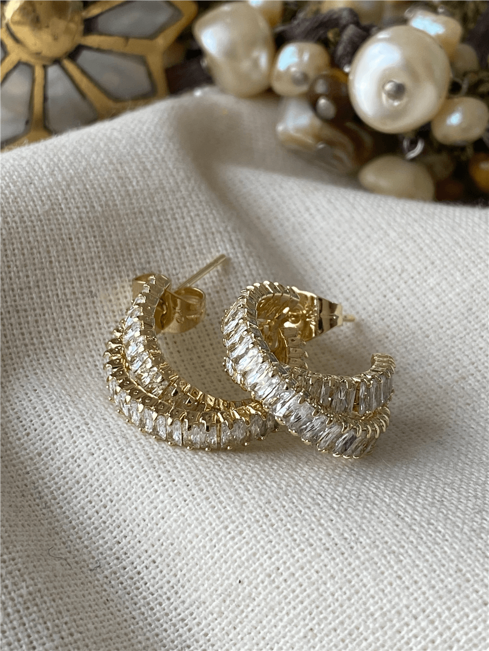 VIP 14K Baget Taşlı Cross Model Küpe