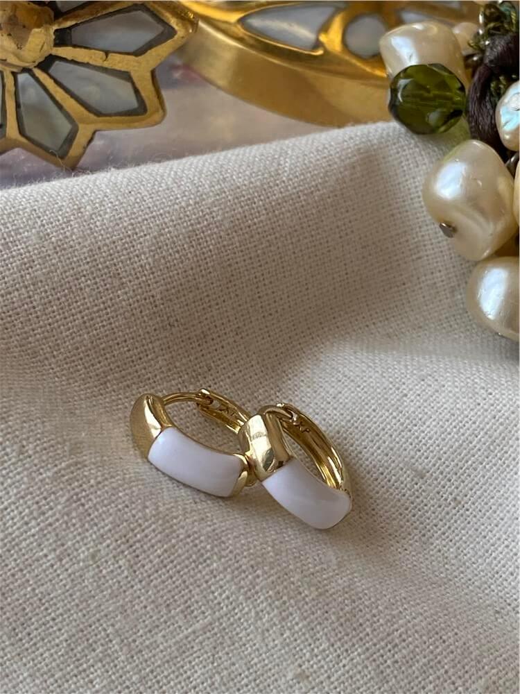VIP 14K Beyaz Mineli Mini Halka Küpe