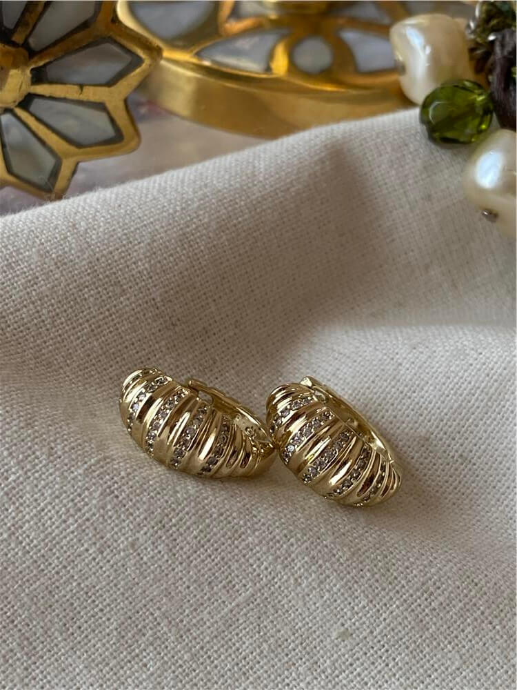 VIP 14K Çizgili Taşlı Halka Küpe