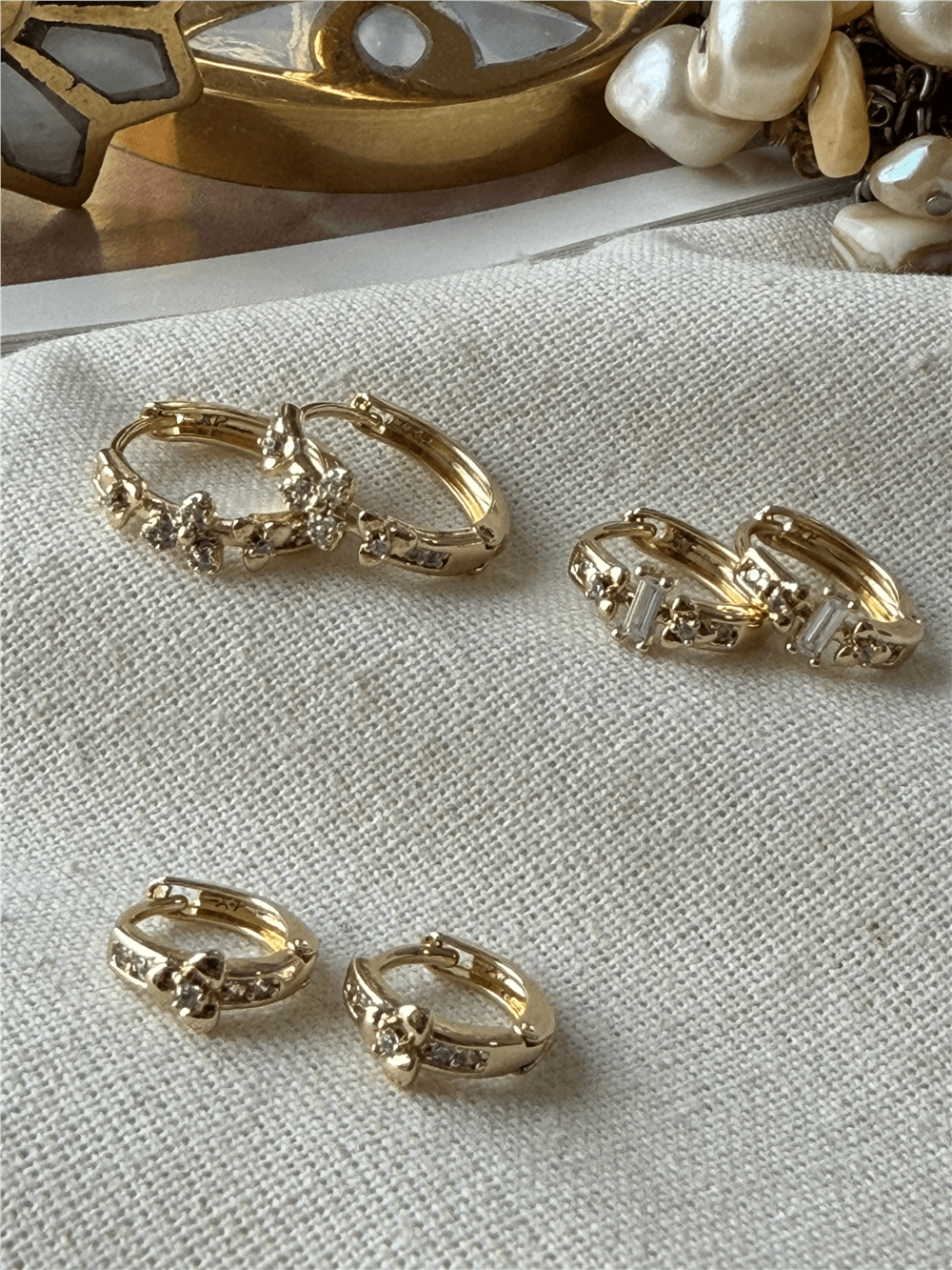 VIP 14K Çoklu Taşlı Çiçekli Mini Halka Küpe Seti