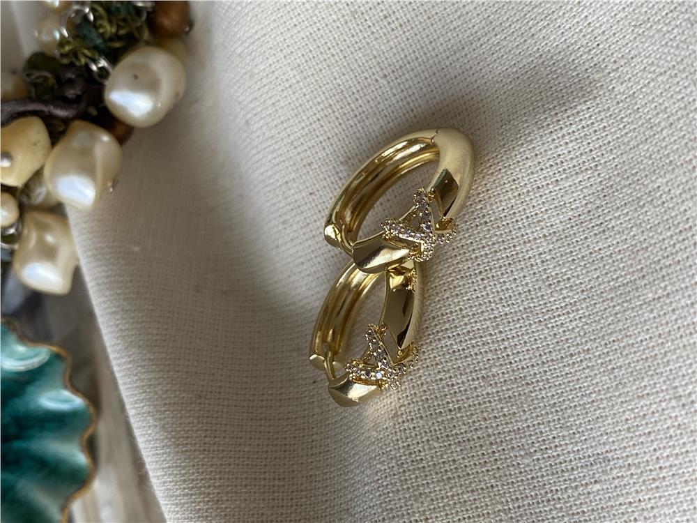 VIP 14K Cross Desenli Halka Küpe