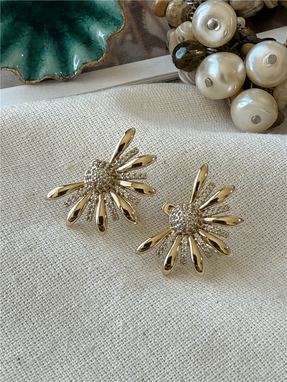 VIP 14K Daisy Küpe