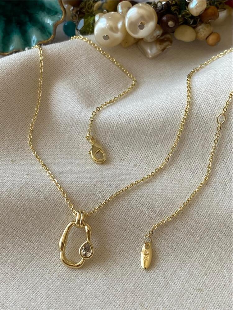 VIP 14K Damla Taş Detaylı Frame Kolye