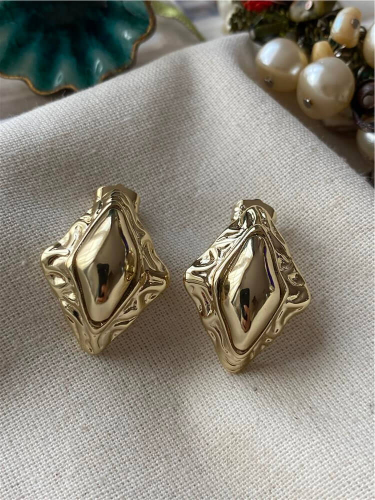 VIP 14K Desenli Karo Küpe