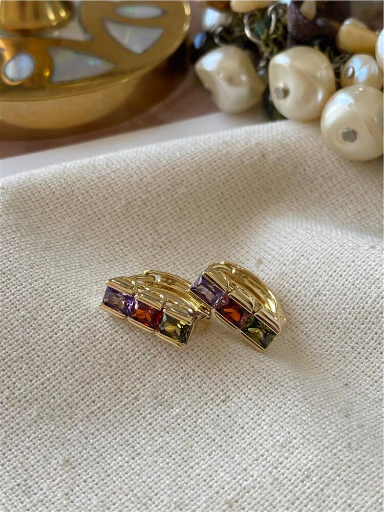 VIP 14K Koyu Renk Taşlı Minik Küpe