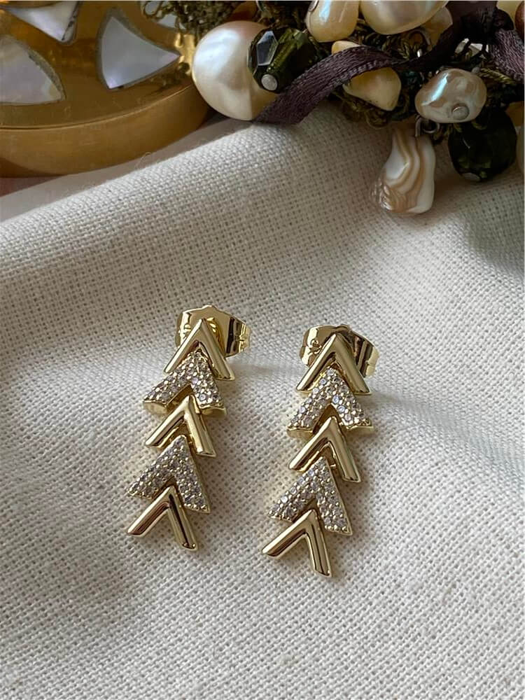 VIP 14K Mini Arrow Küpe