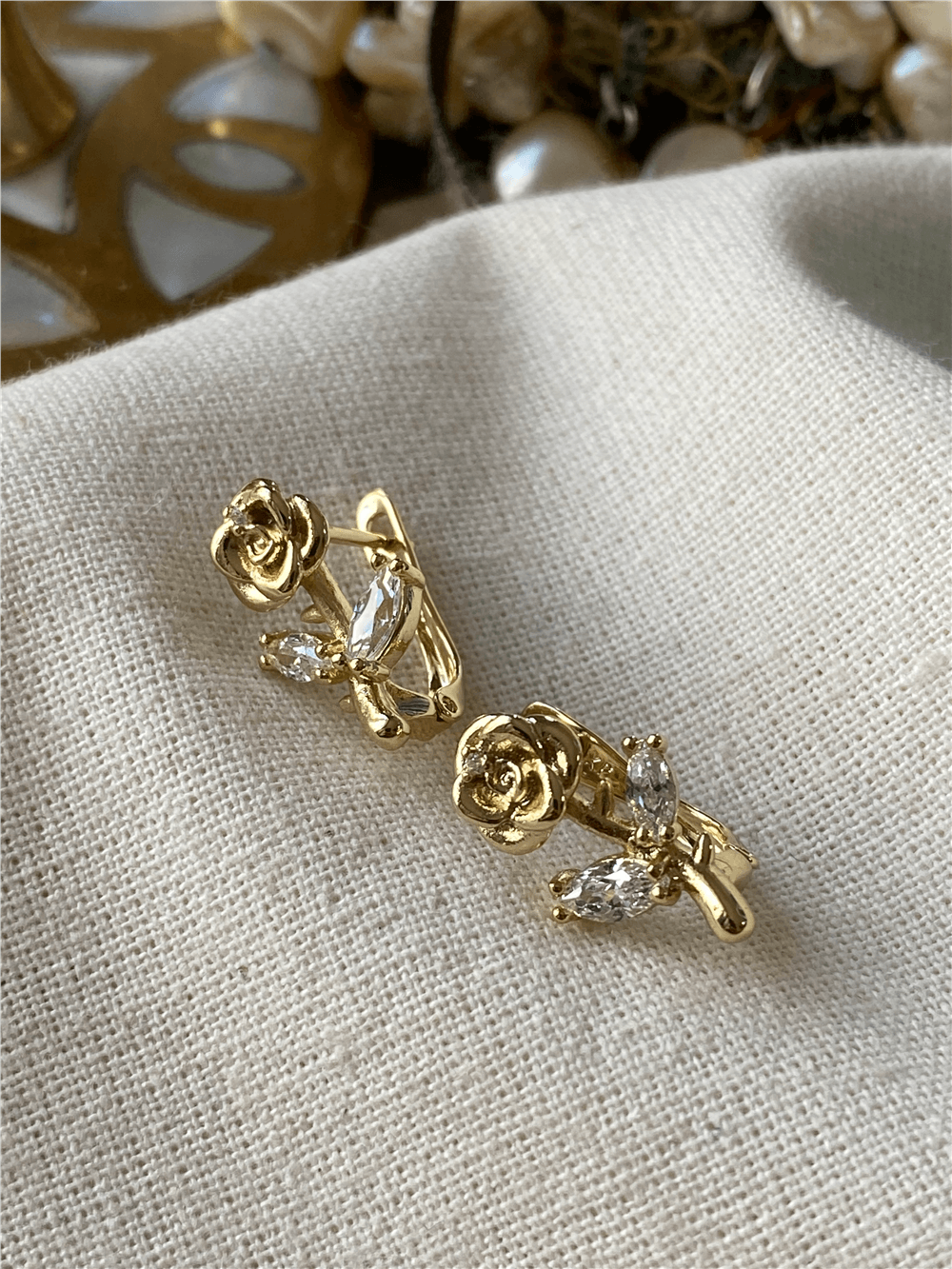 VIP 14K Mini Rose Küpe