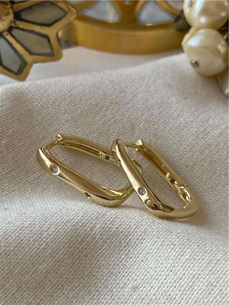 VIP 14K Mini Taş Detaylı Oval Küpe