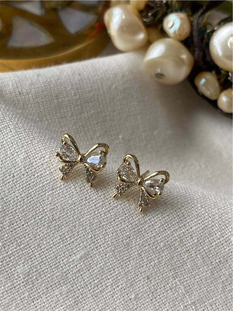 VIP 14K Minimal Taşlı Fiyonk Küpe