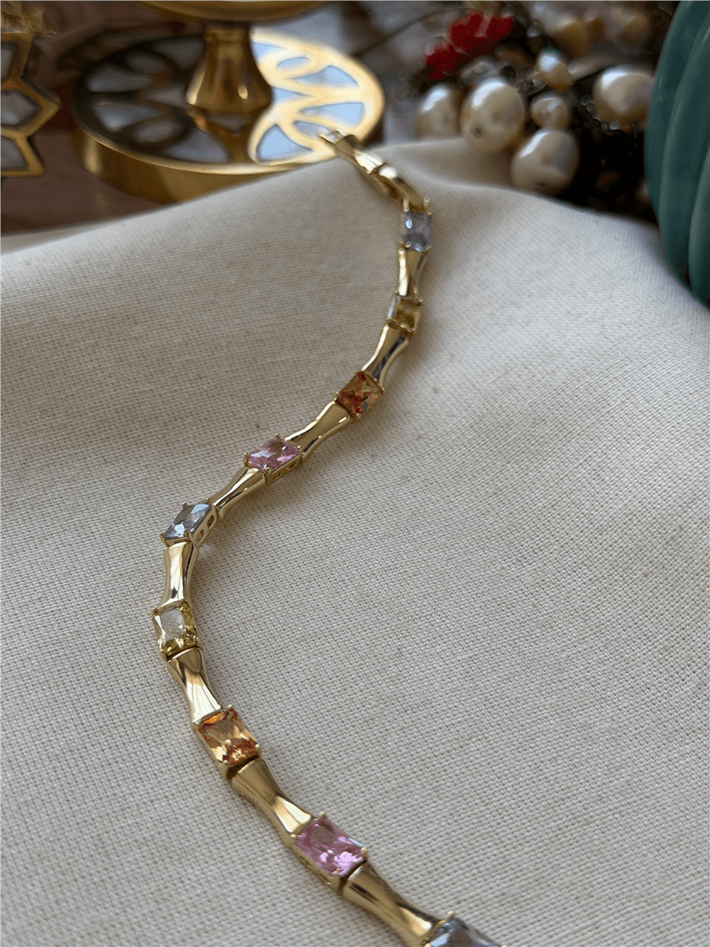 VIP 14K Pastel Taşlı Kemik Bileklik