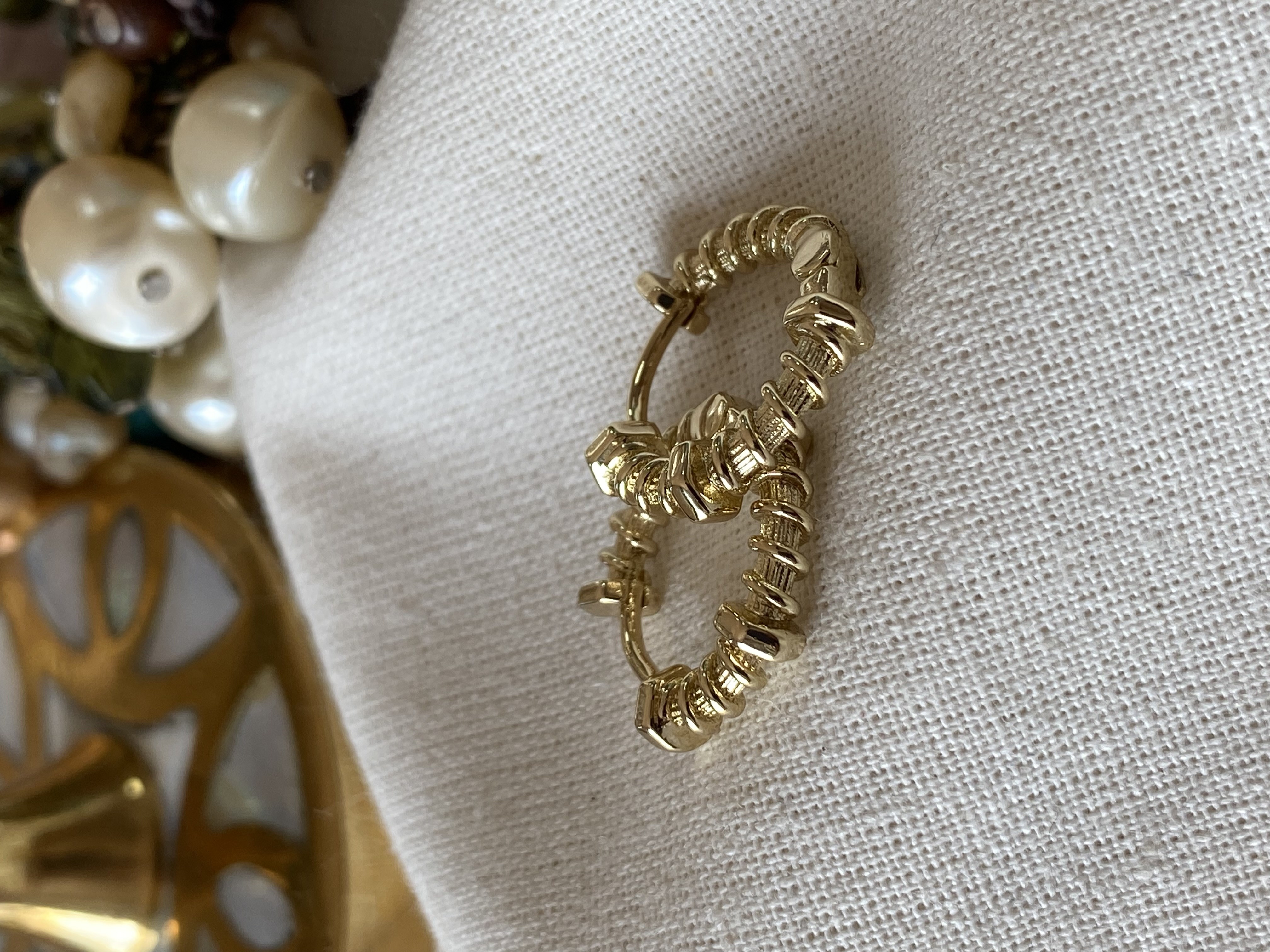 VIP 14K Sarmal Detaylı Mini Halka Küpe