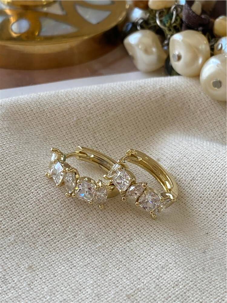 VIP 14K Şekilli Taşlı Mini Halka Küpe