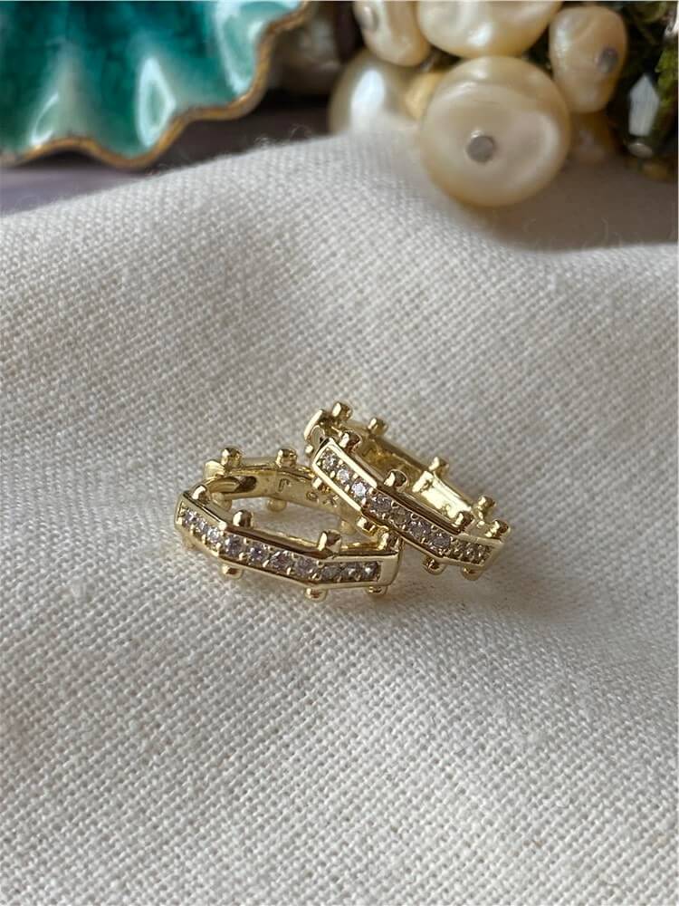 VIP 14K Taşlı Altıgen Tasarım Mini Küpe