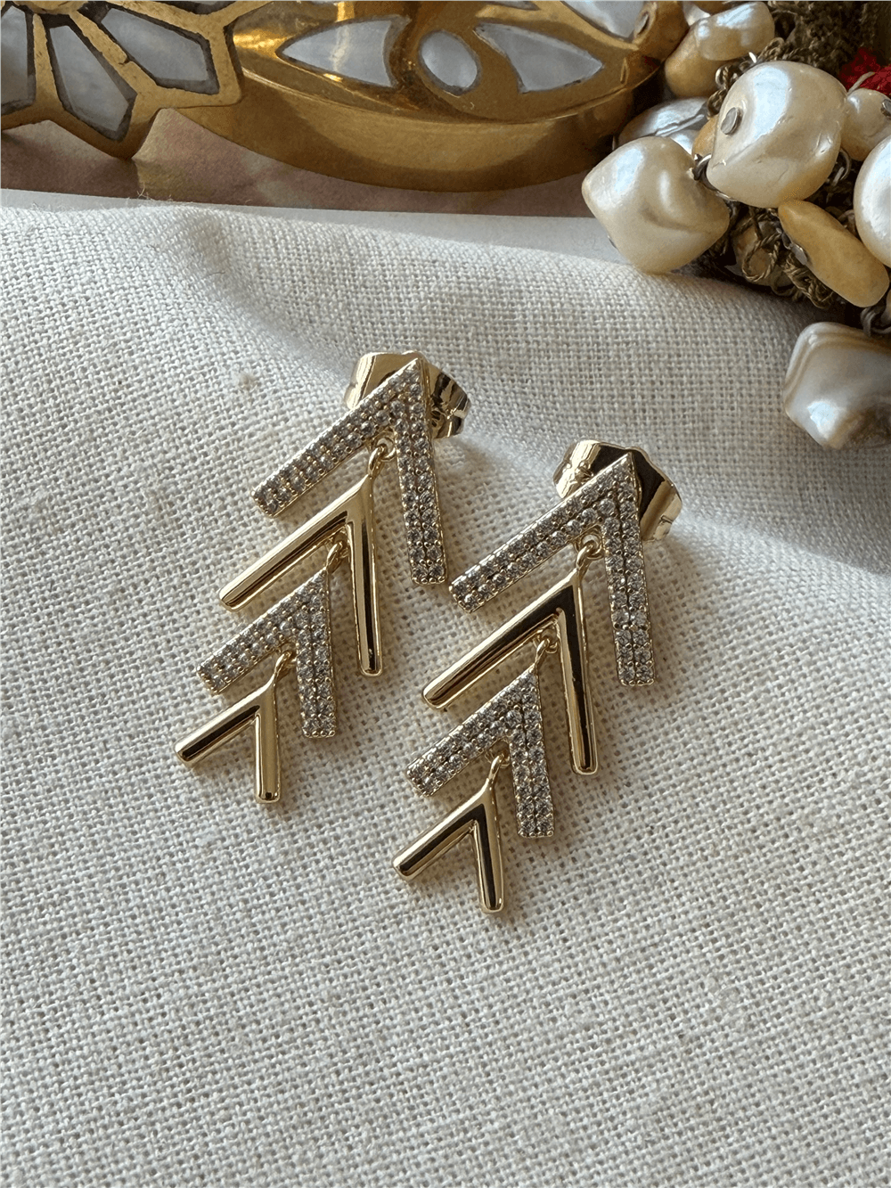 VIP 14K Taşlı Arrow Küpe