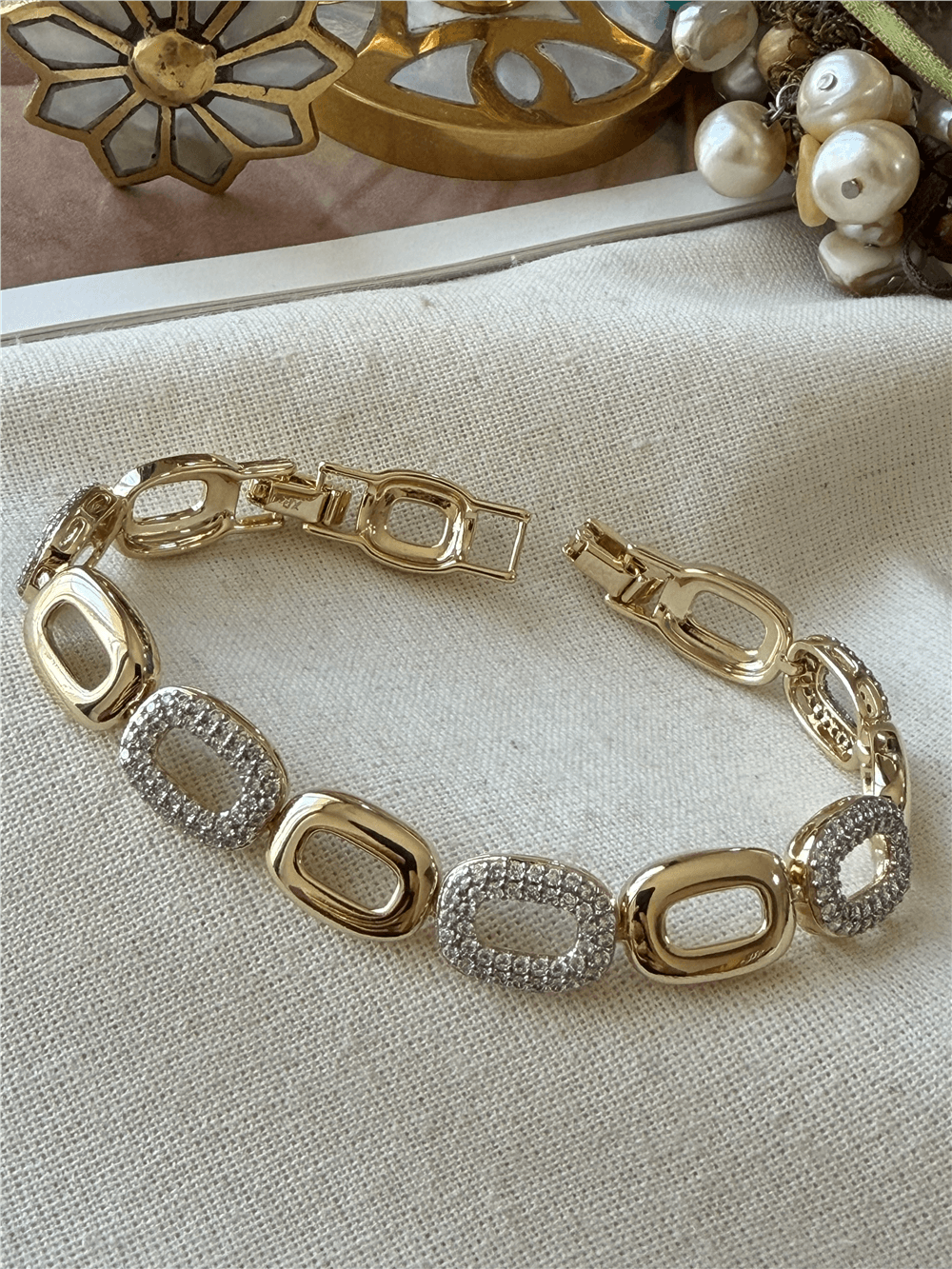 VIP 14K Taşlı Bombe Model Kare Bileklik