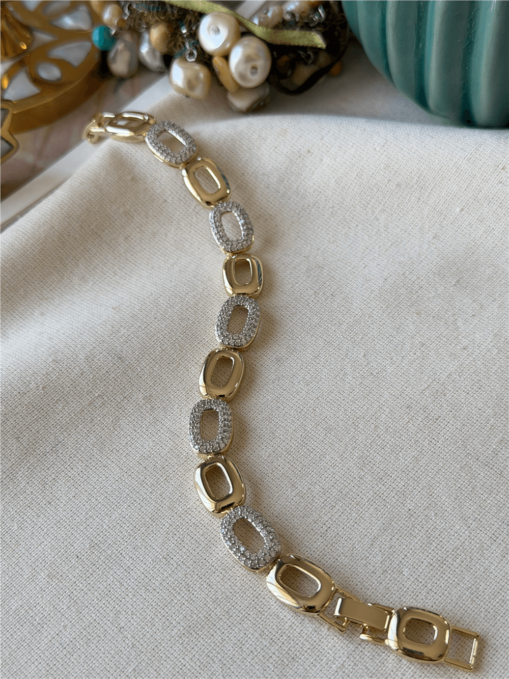 VIP 14K Taşlı Bombe Model Kare Bileklik