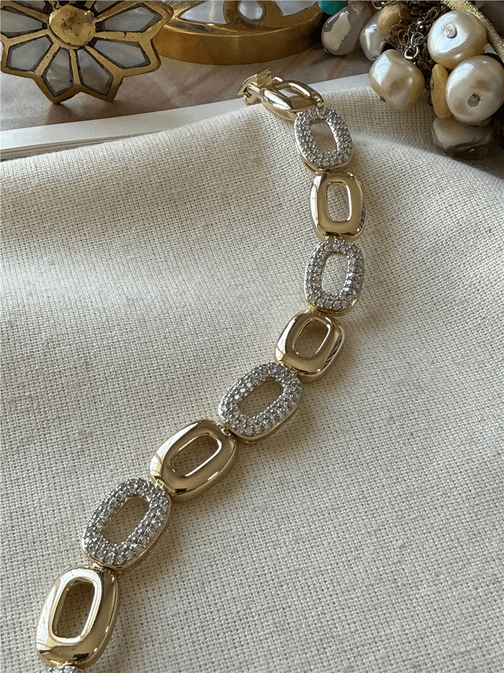 VIP 14K Taşlı Bombe Model Kare Bileklik