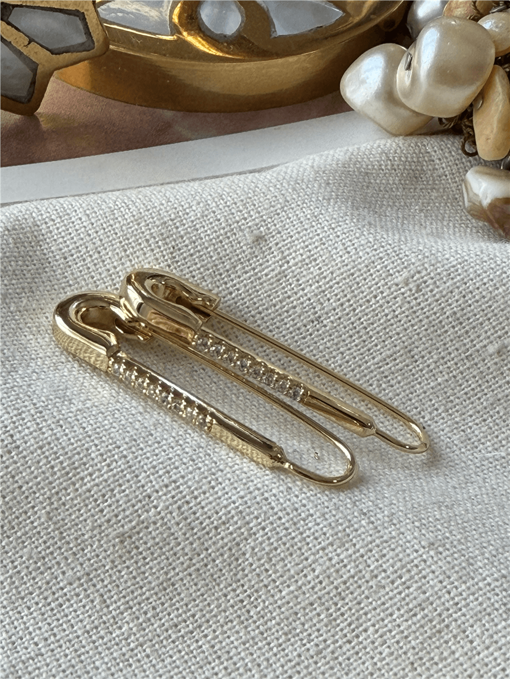 VIP 14K Taşlı Çengel Küpe