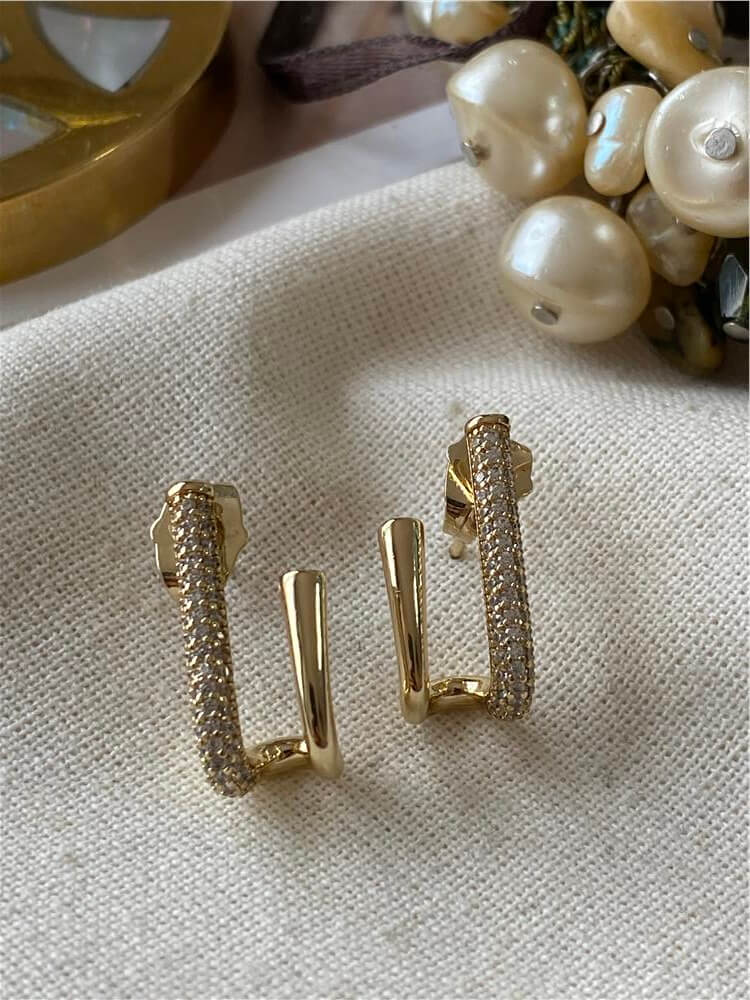 VIP 14K Taşlı Çentik Küpe