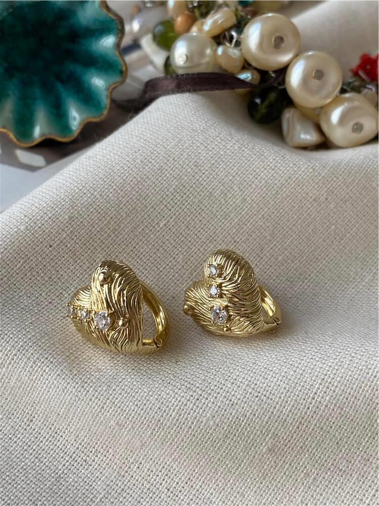 VIP 14K Taşlı Desenli Kalp Küpe