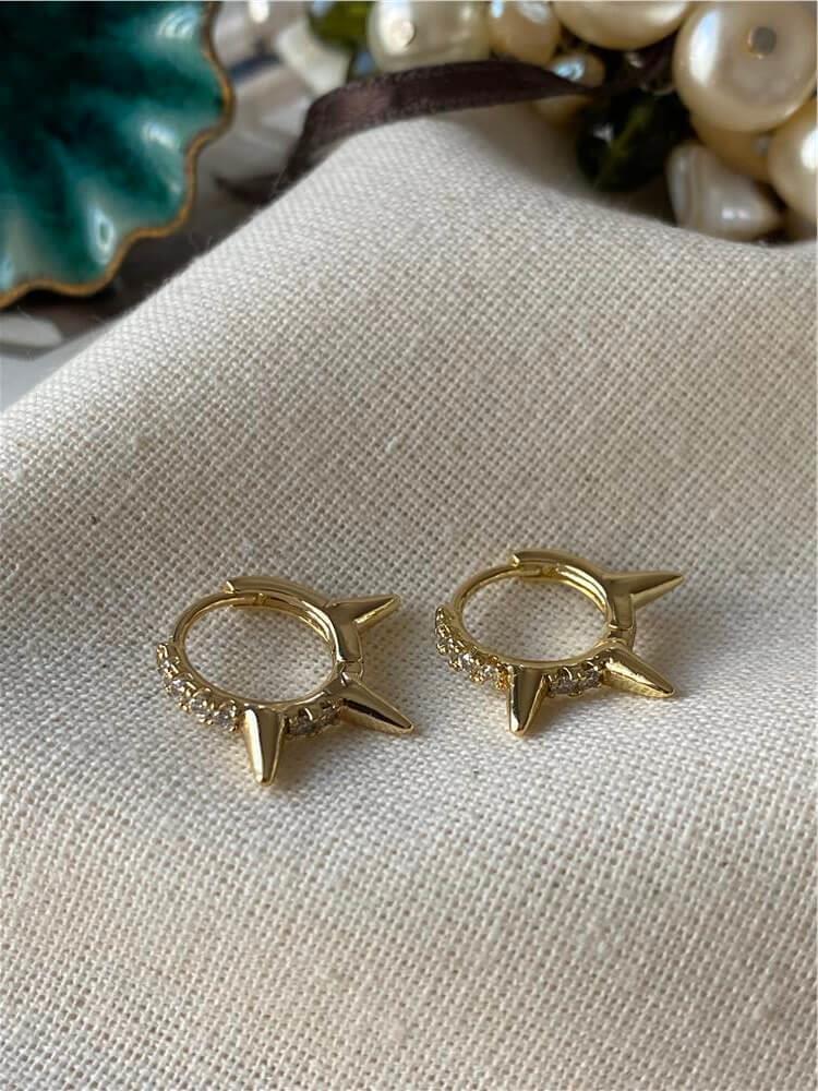 VIP 14K Taşlı Diken Küpe