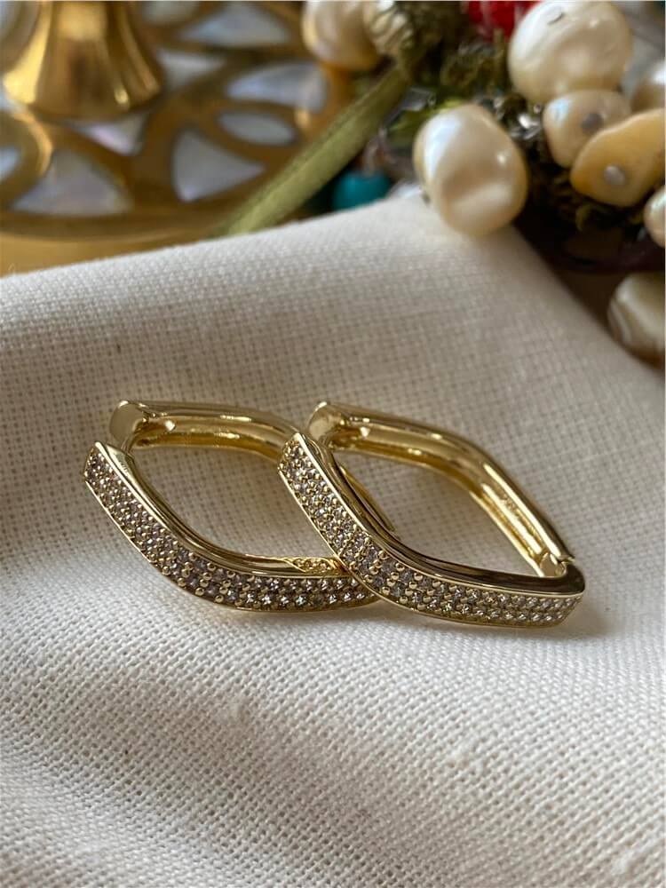 VIP 14K Taşlı Kare Küpe