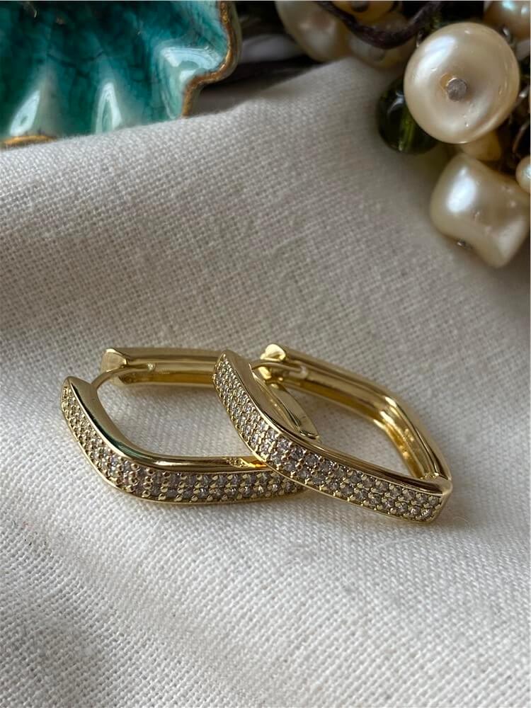 VIP 14K Taşlı Kare Küpe