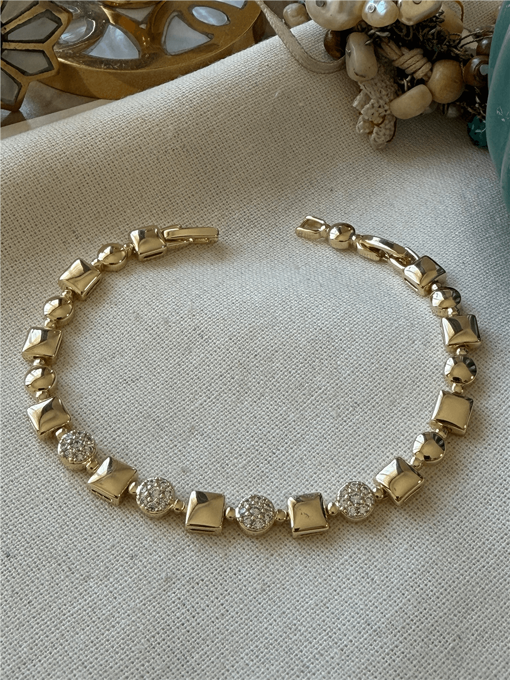VIP 14K Taşlı Kare Model Bileklik