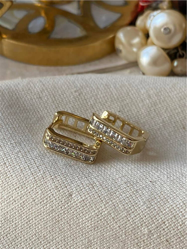 VIP 14K Taşlı Kare Tasarım Küpe