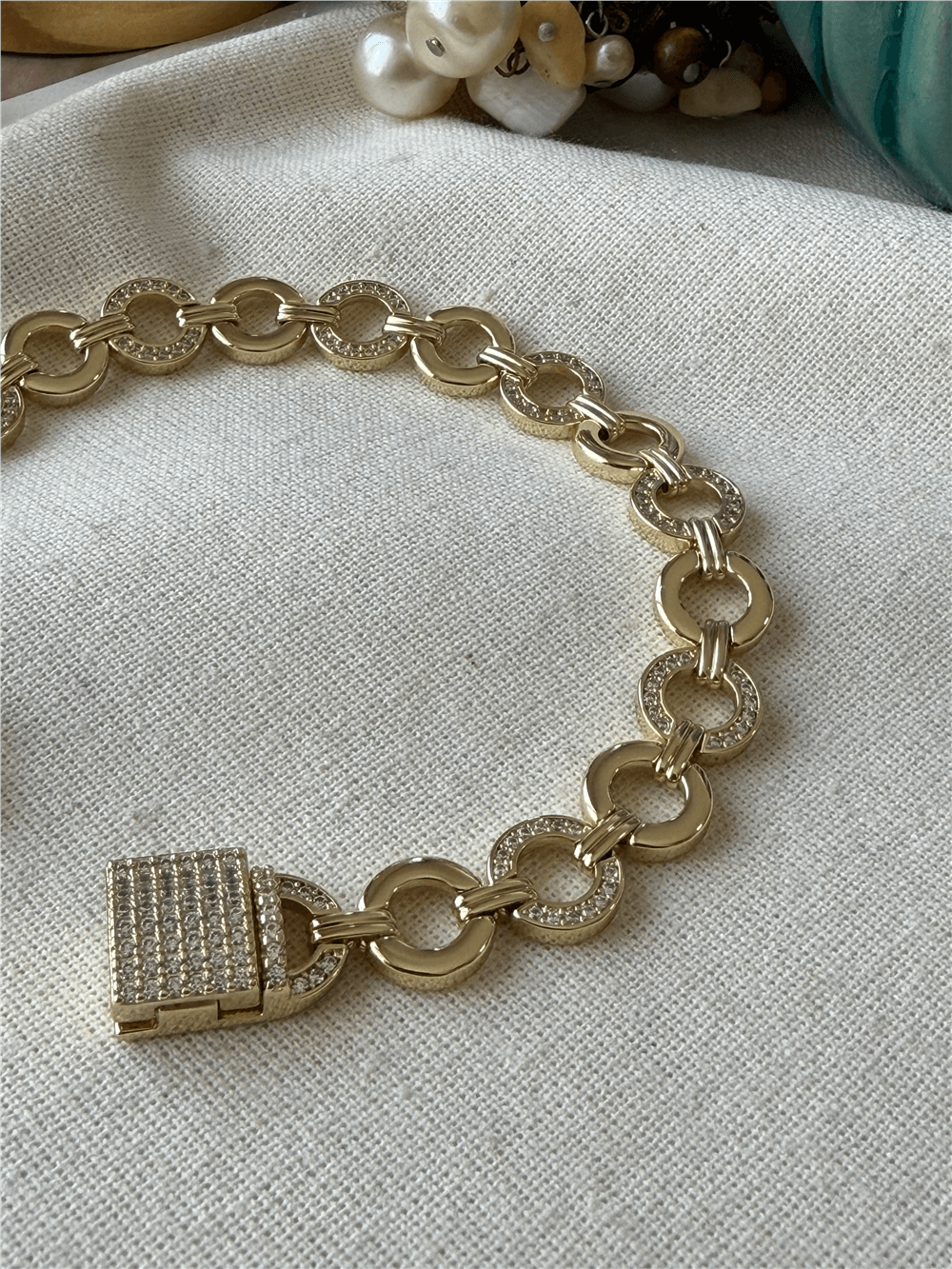 VIP 14K Taşlı Kilit Detaylı Halkalar Bileklik