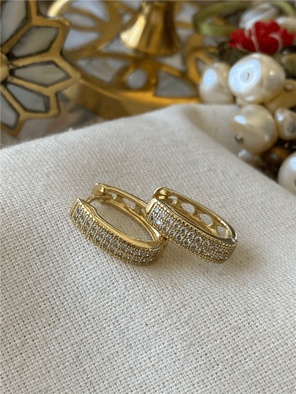 VIP 14K Taşlı Küt Oval Küpe