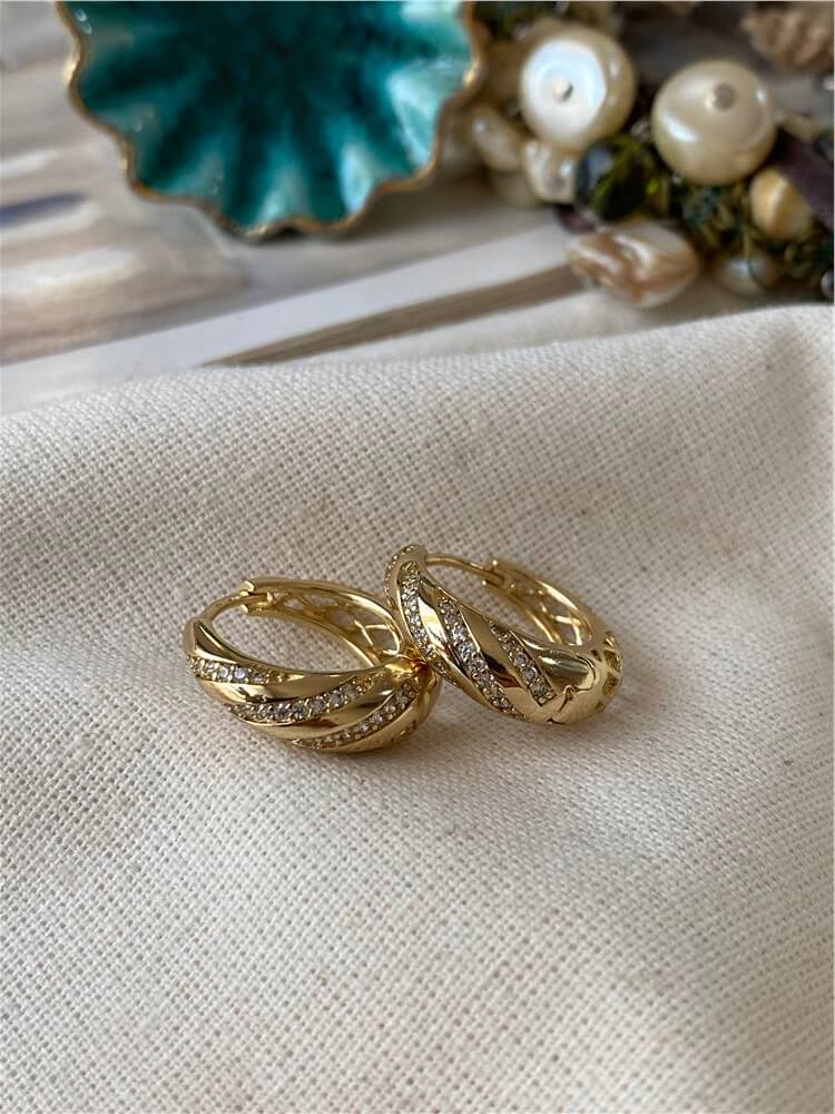 VIP 14K Taşlı Sarmal Küpe