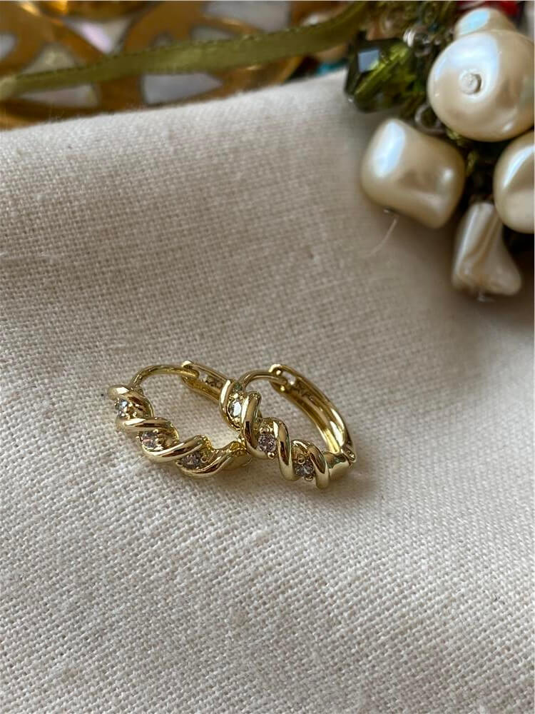 VIP 14K Taşlı Spiral Küpe