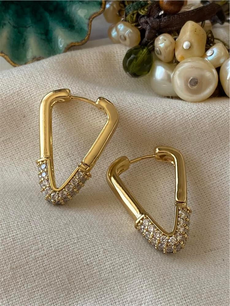 VIP 14K Taşlı Üçgen Model Küpe