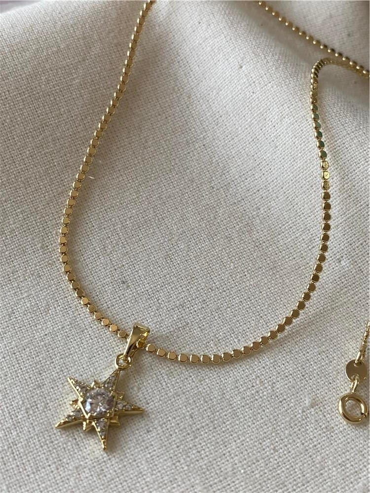 VIP 14K Taşlı Yıldız Charmlı Mini Pul Kolye