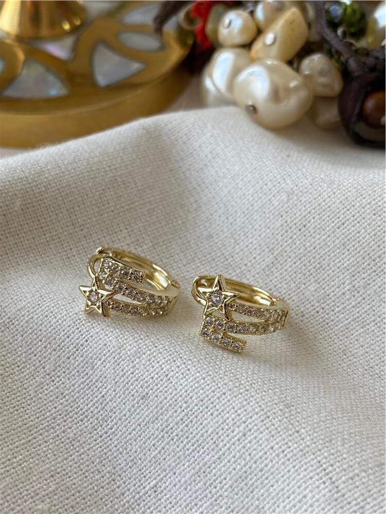 VIP 14K Taşlı Yıldız Detaylı Sarmal Küpe