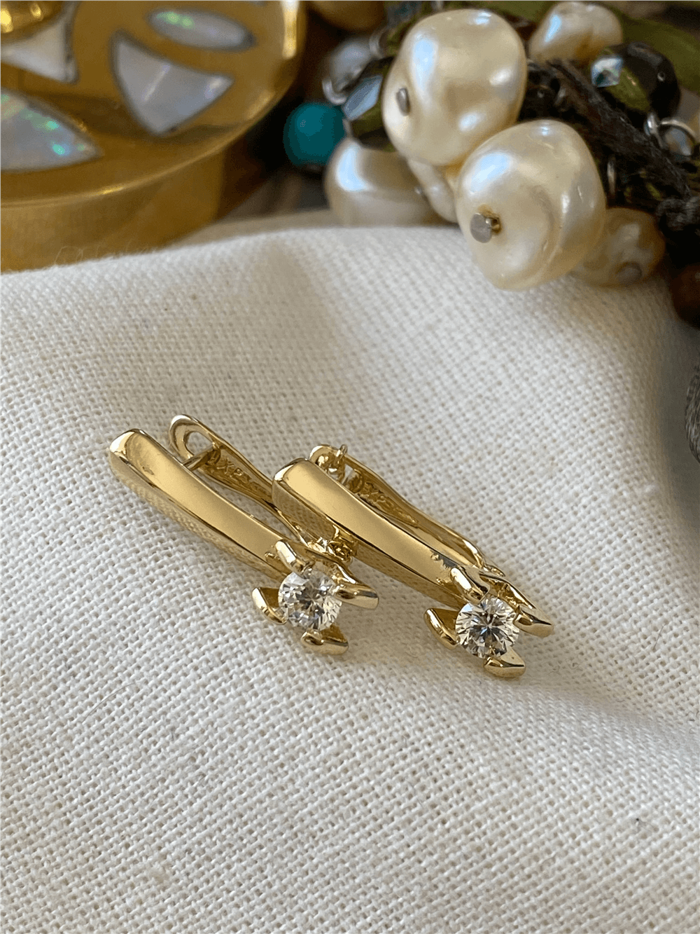 VIP 14K Tektaş Detaylı Küpe