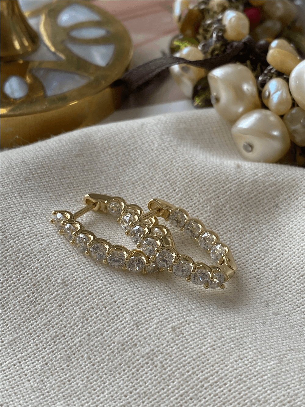 VIP 14K Tektaşlı Oval Küpe