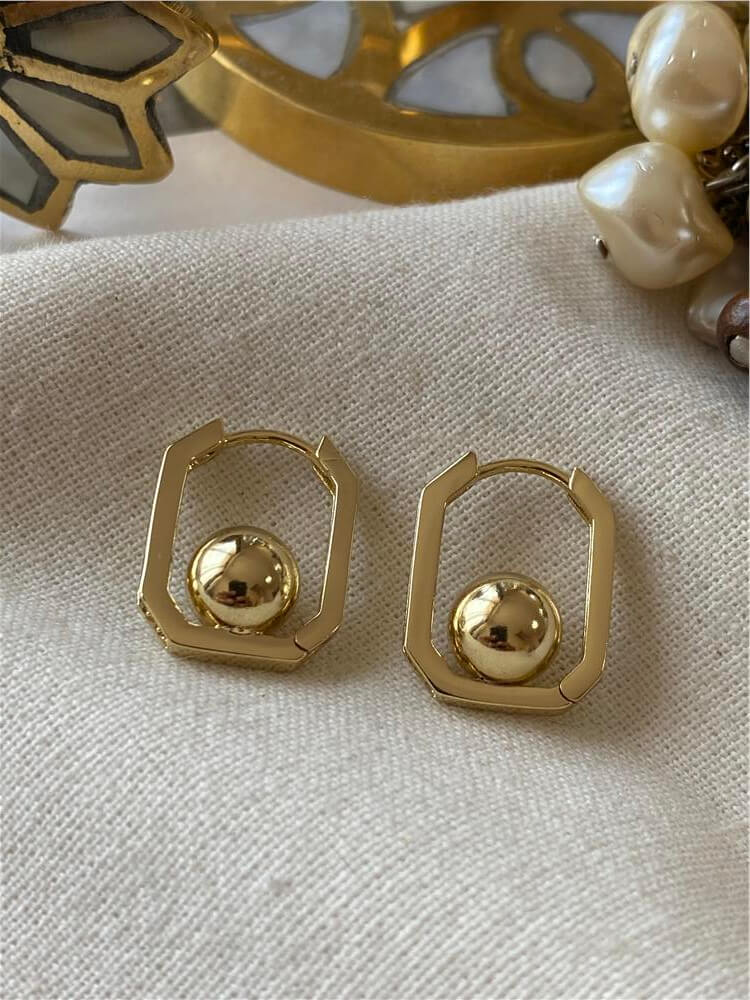 VIP 14K Topçuk Detaylı Altıgen Küpe