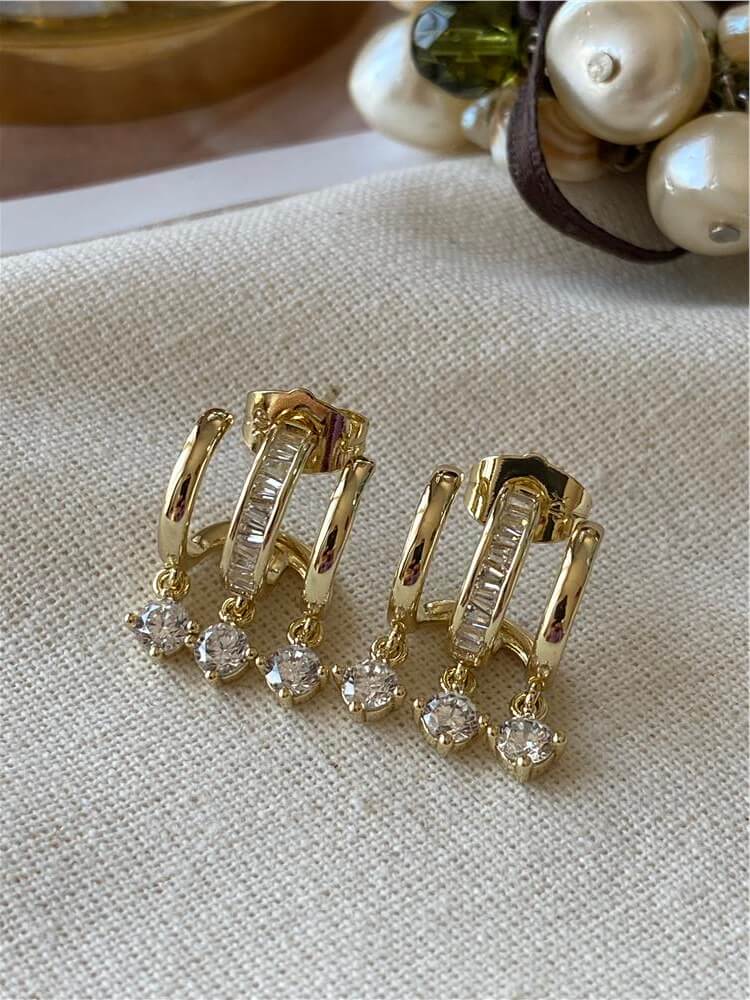 VIP 14K Yuvarlak Taş Sallantılı Kaburga Küpe