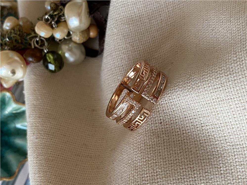 VIP Ayarlanabilir Taşlı Greg Yüzük