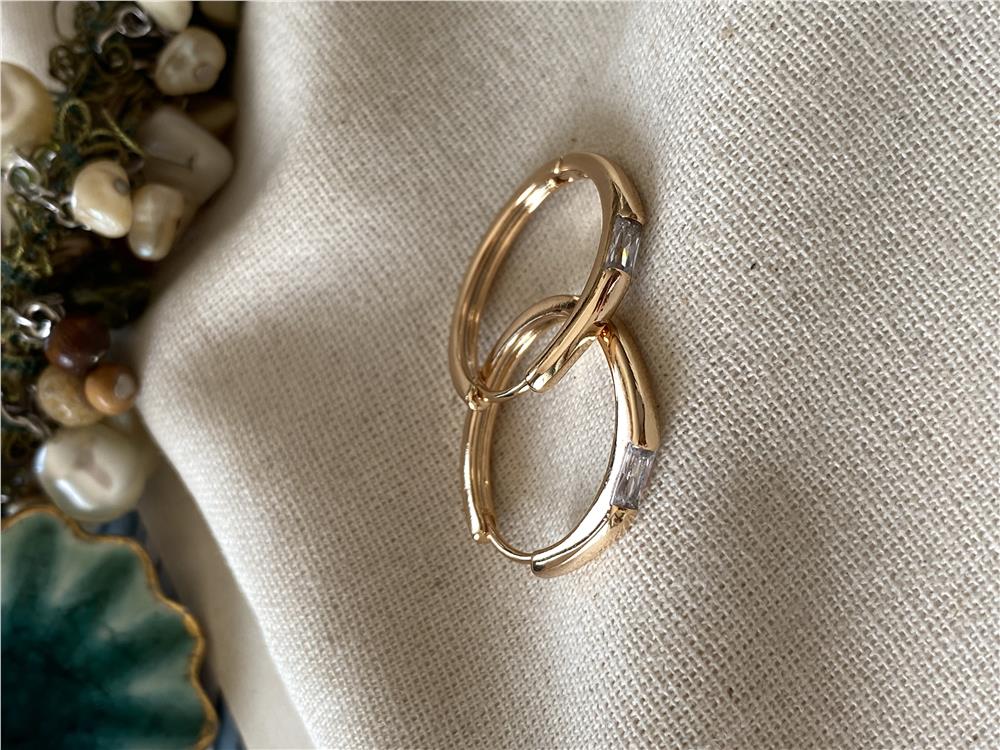 VIP Kesme Taş Detaylı Ring Küpe